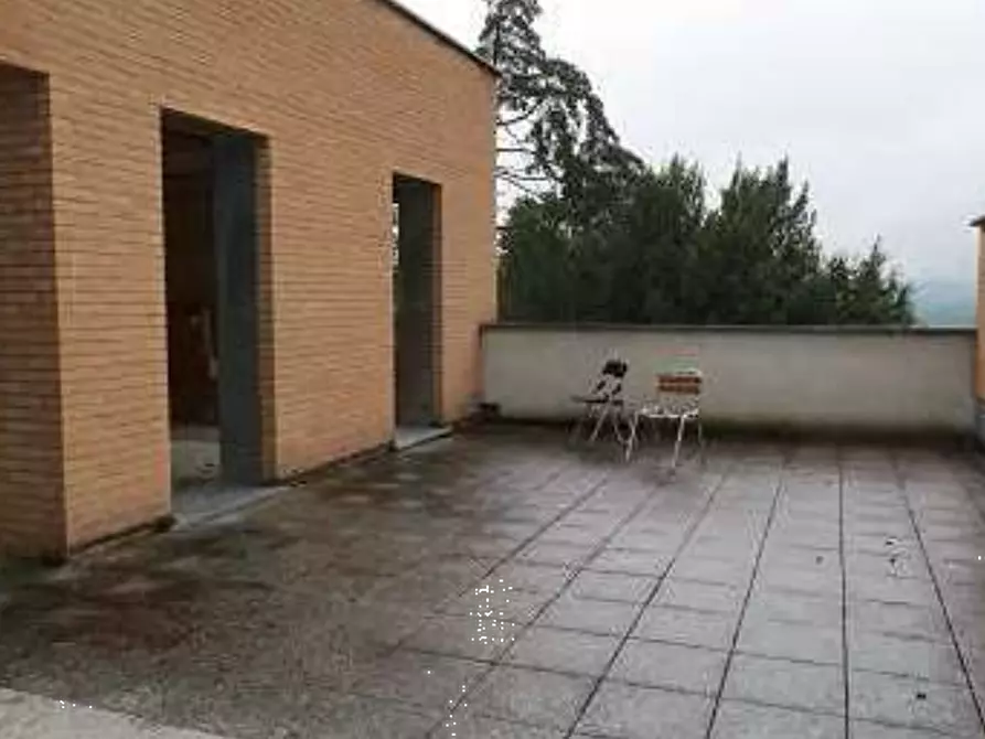 Immagine 6 di Stabile in vendita  in Via Della Trinità   a Gavirate