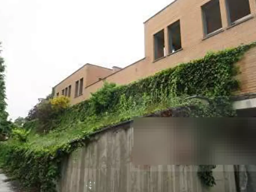 Immagine 10 di Stabile in vendita  in Via Della Trinità   a Gavirate