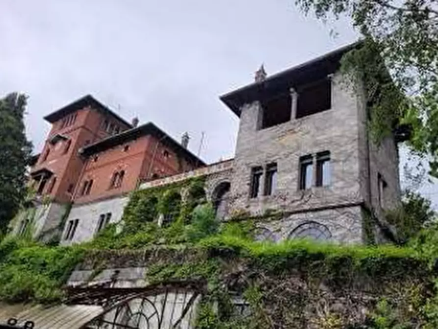 Immagine 3 di Villa in vendita  in Via Dell Trinità a Gavirate