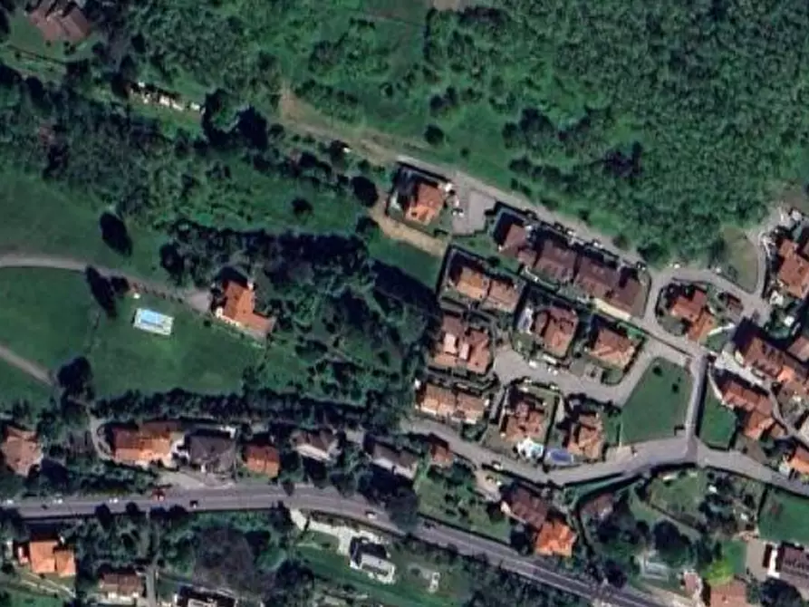 Immagine 28 di Villa in vendita  in Via Dell Trinità a Gavirate