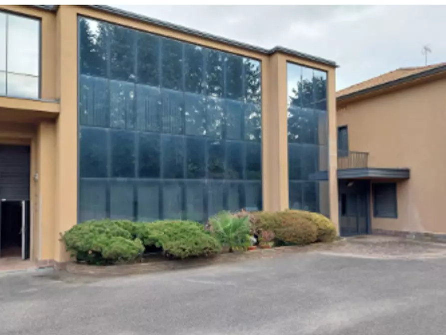 Immagine 4 di Capannone industriale in vendita  in Via Volta a Cucciago