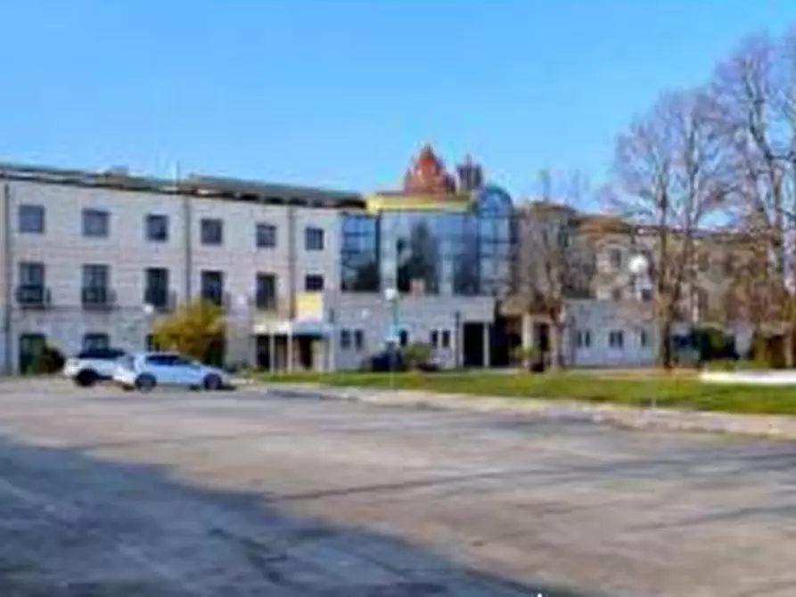 Immagine 5 di Hotel in vendita  in Via Villa Varda a Brugnera