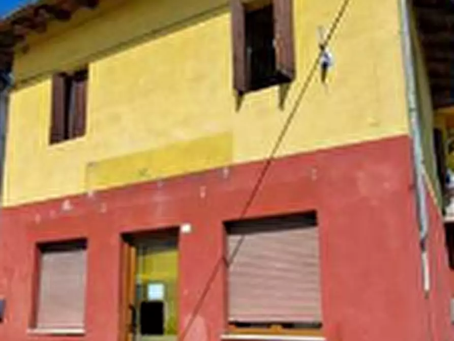 Immagine 2 di Negozio in vendita  in Via delle Cave a Aviano