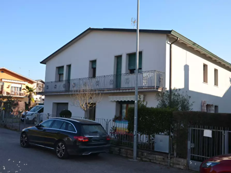 Immagine 2 di Appartamento in vendita  in Via Calabria a Rubano