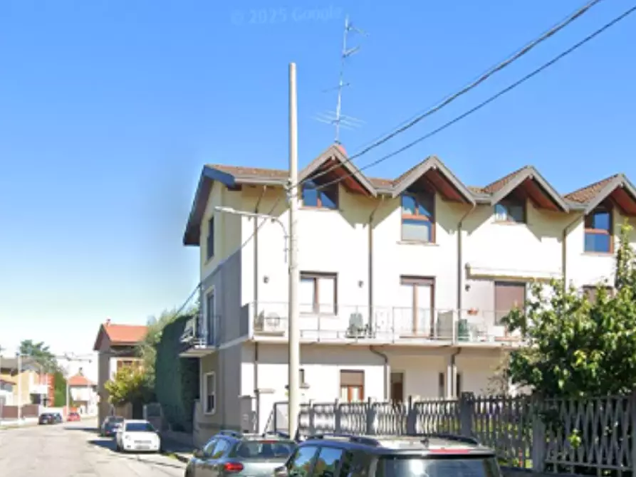 Immagine 2 di Appartamento in vendita  in Via Baraggioli a Busto Arsizio