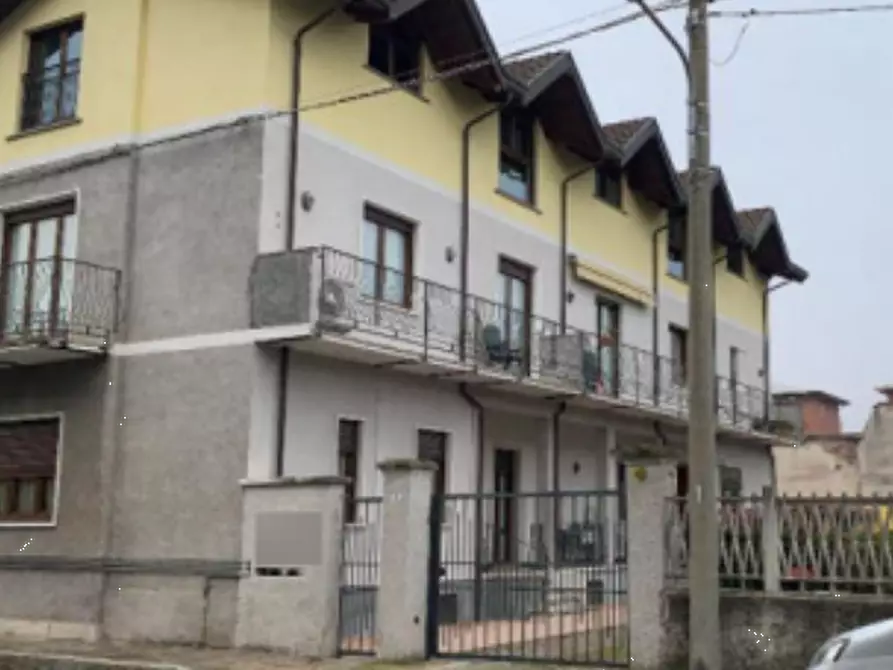 Immagine 6 di Appartamento in vendita  in Via Baraggioli a Busto Arsizio