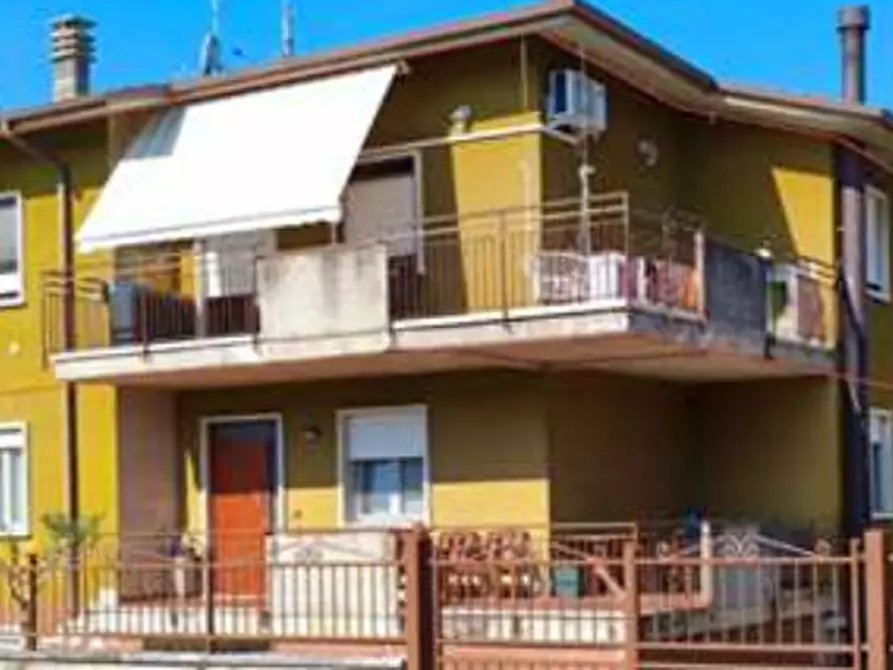 Immagine 7 di Porzione di casa in vendita  in Via Antonio Labriola a Villafranca Di Verona