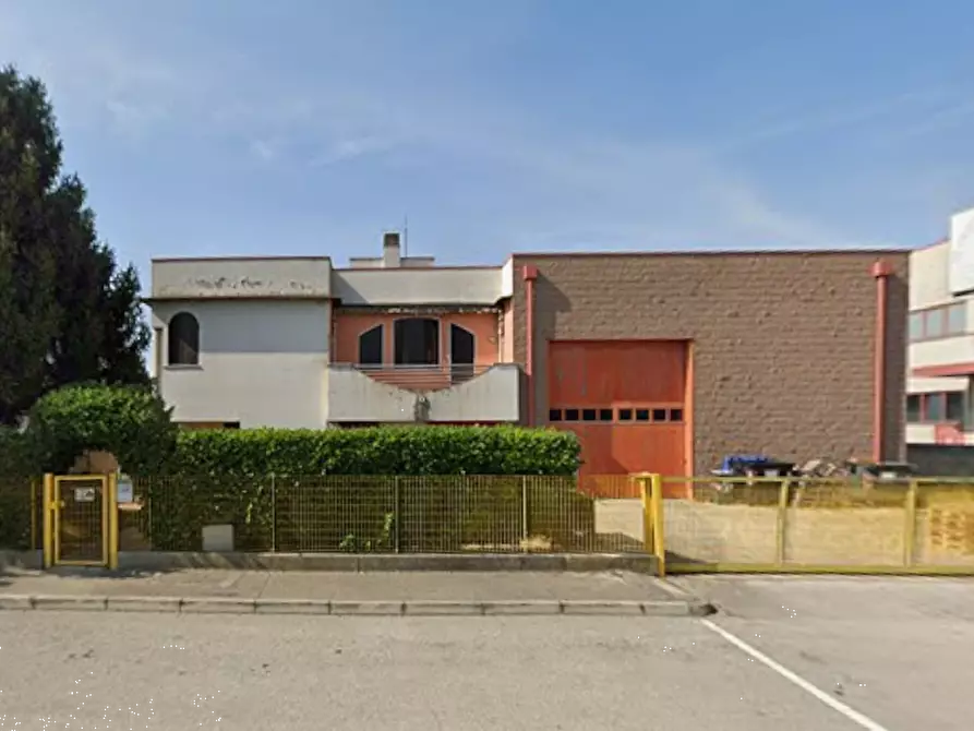 Immagine 1 di Magazzino in vendita  in viale Europa a Ponte San Nicolò