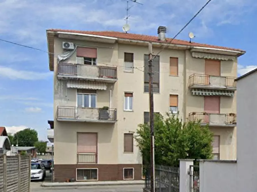 Immagine 3 di Appartamento in vendita  in Via Ceresio a Vigevano