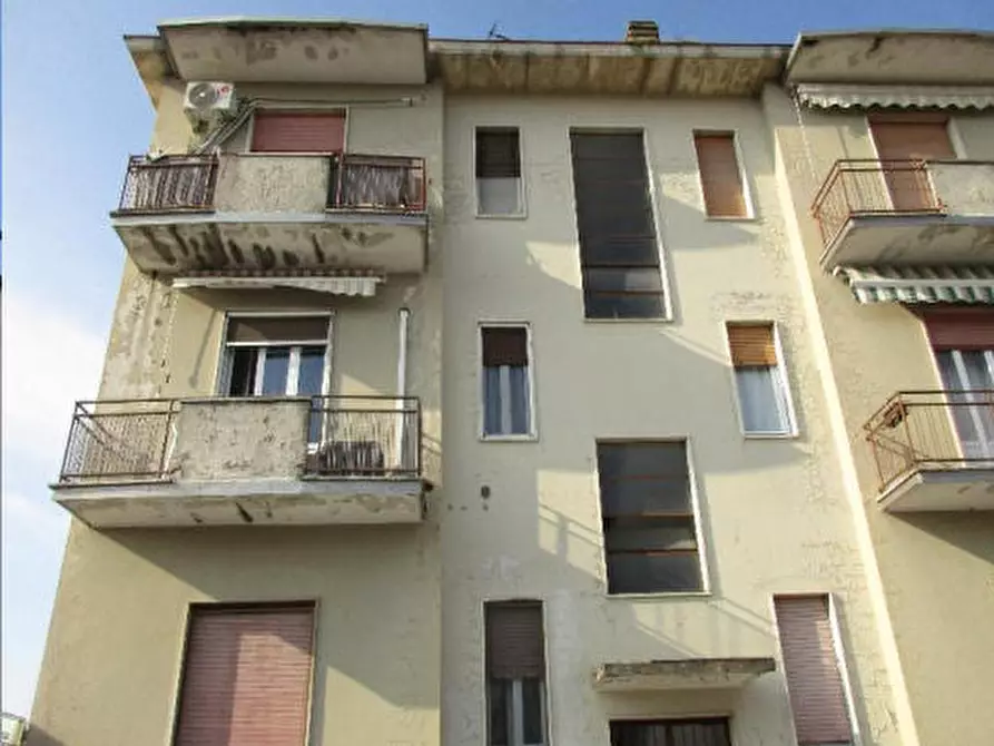 Immagine 4 di Appartamento in vendita  in Via Ceresio a Vigevano