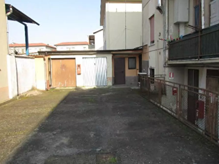 Immagine 5 di Appartamento in vendita  in Via Ceresio a Vigevano