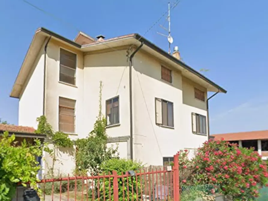 Immagine 8 di Appartamento in vendita  in Via Bugano a Longare
