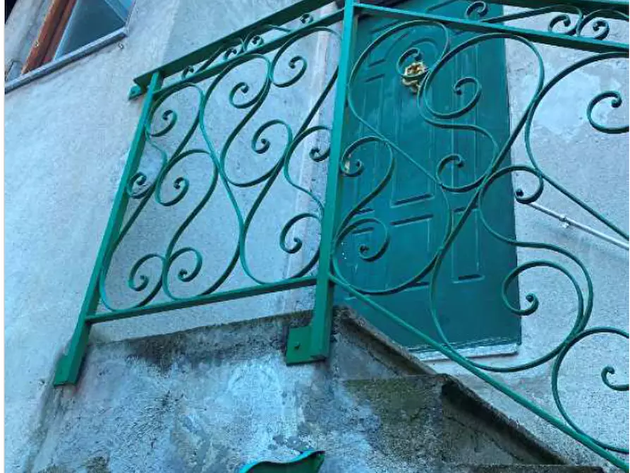 Immagine 3 di Porzione di casa in vendita  in via pasubio a Castelveccana