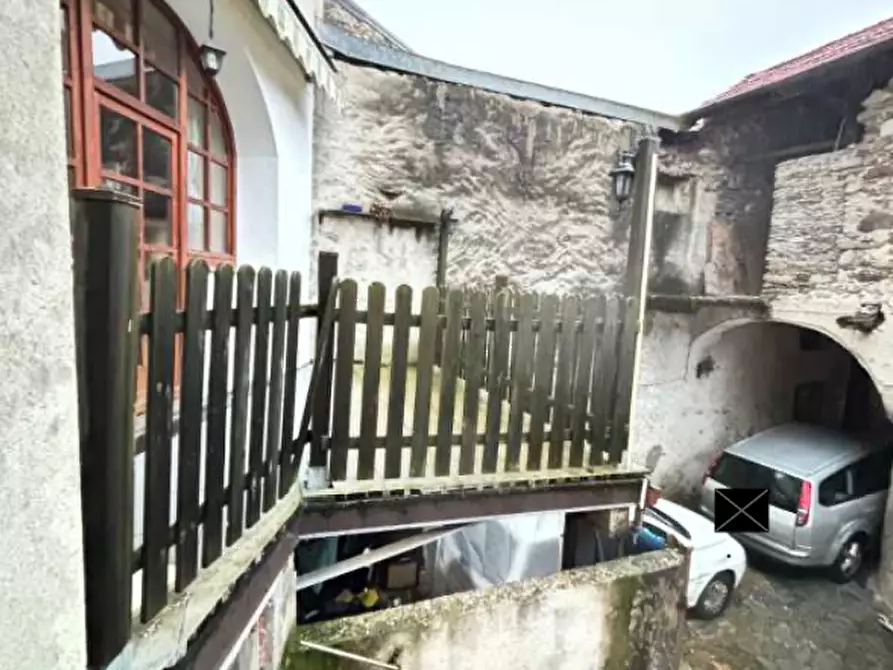 Immagine 4 di Porzione di casa in vendita  in via pasubio a Castelveccana