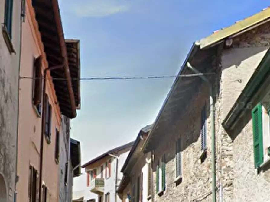 Immagine 6 di Porzione di casa in vendita  in via pasubio a Castelveccana