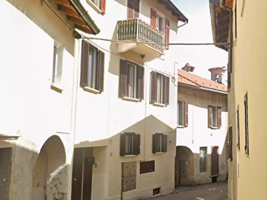 Immagine 8 di Porzione di casa in vendita  in via pasubio a Castelveccana
