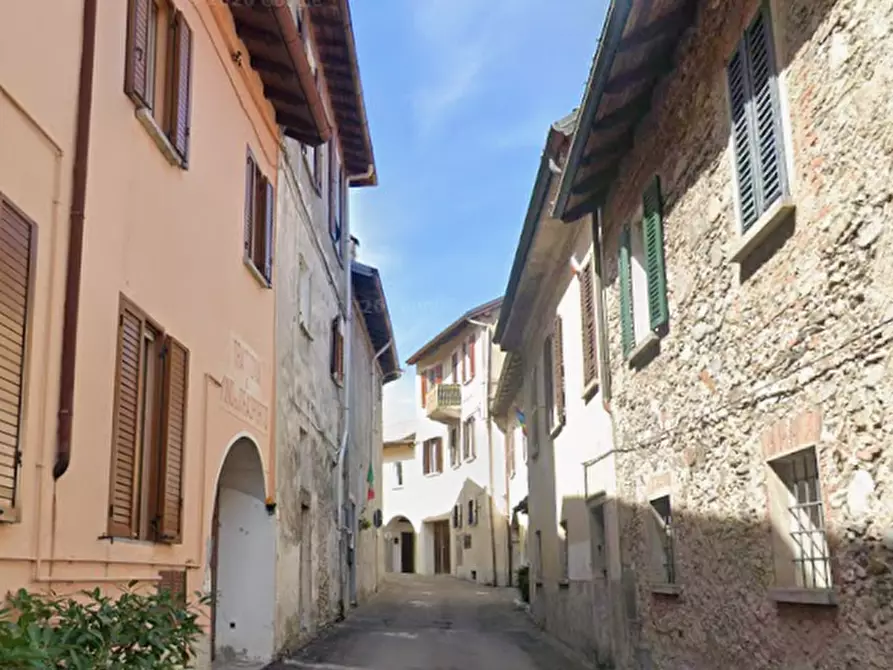 Immagine 9 di Porzione di casa in vendita  in via pasubio a Castelveccana