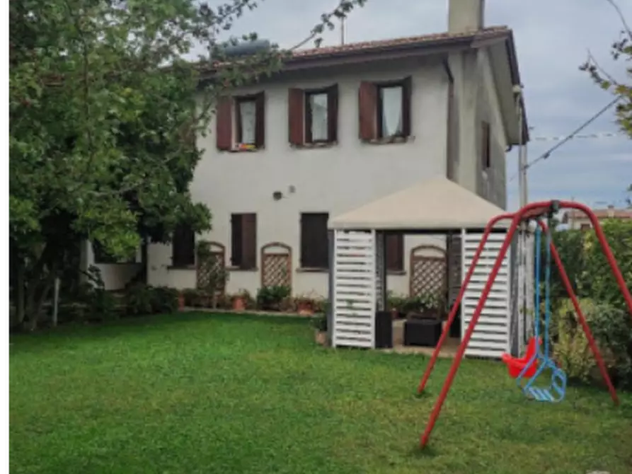 Immagine 4 di Rustico / casale in vendita  in Via Campagna a Istrana