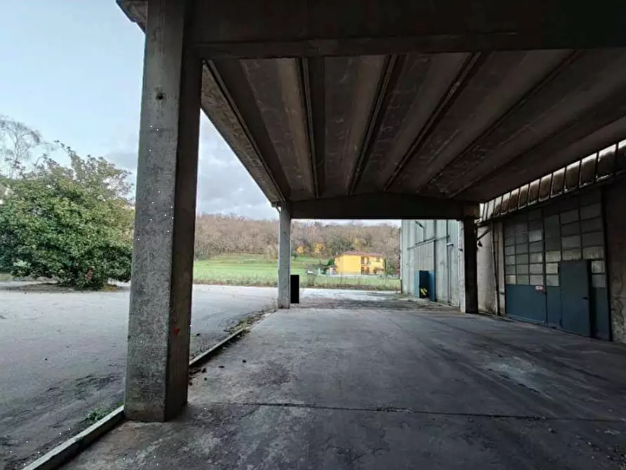Immagine 9 di Capannone industriale in vendita  in Via Niccolò Tommaseo a Erba