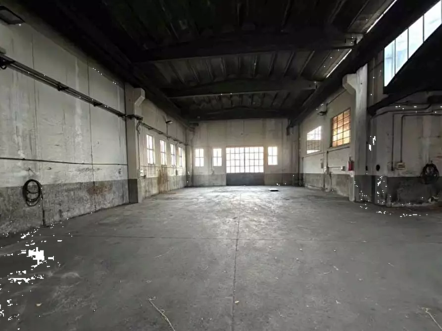 Immagine 10 di Capannone industriale in vendita  in Via Niccolò Tommaseo a Erba