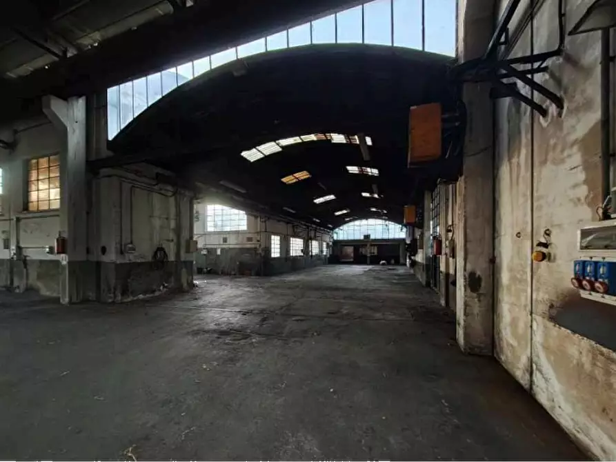 Immagine 11 di Capannone industriale in vendita  in Via Niccolò Tommaseo a Erba
