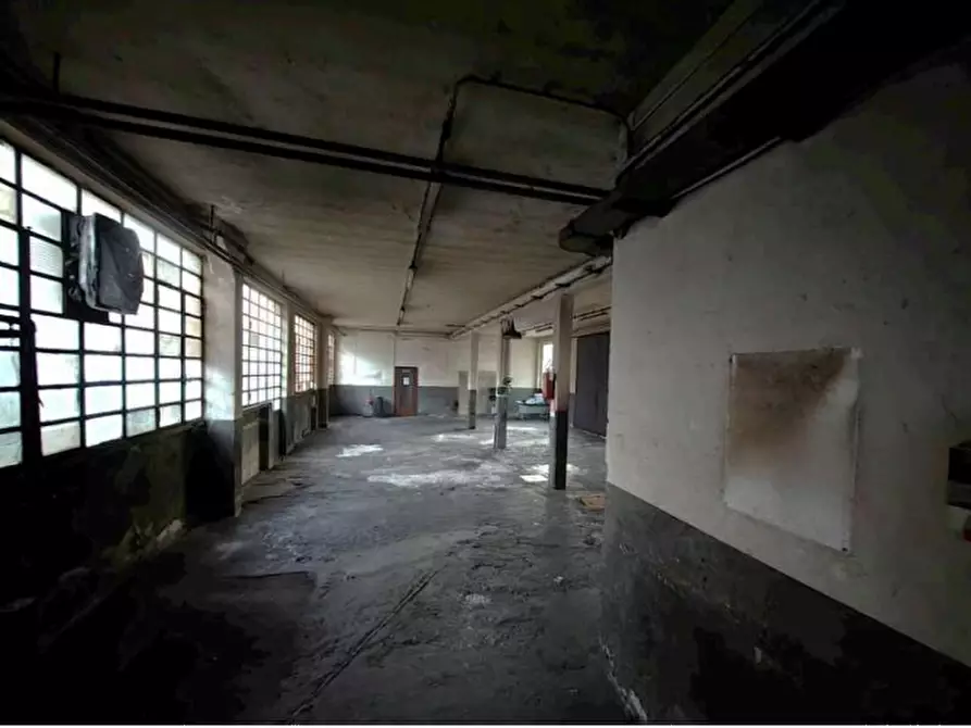 Immagine 13 di Capannone industriale in vendita  in Via Niccolò Tommaseo a Erba