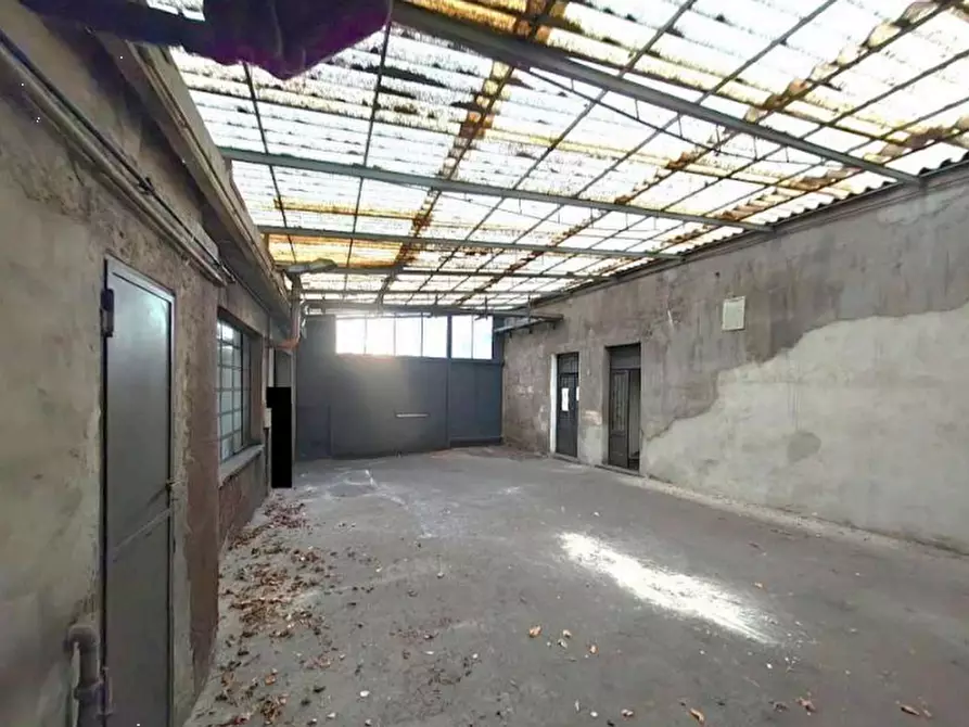 Immagine 15 di Capannone industriale in vendita  in Via Niccolò Tommaseo a Erba