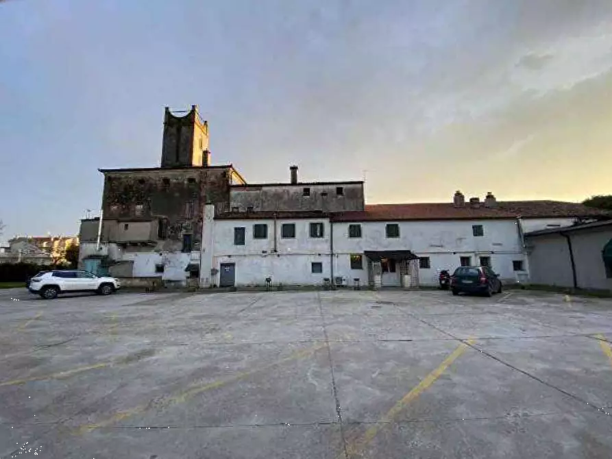 Immagine 6 di Negozio in vendita  in Via Da Rio a Due Carrare