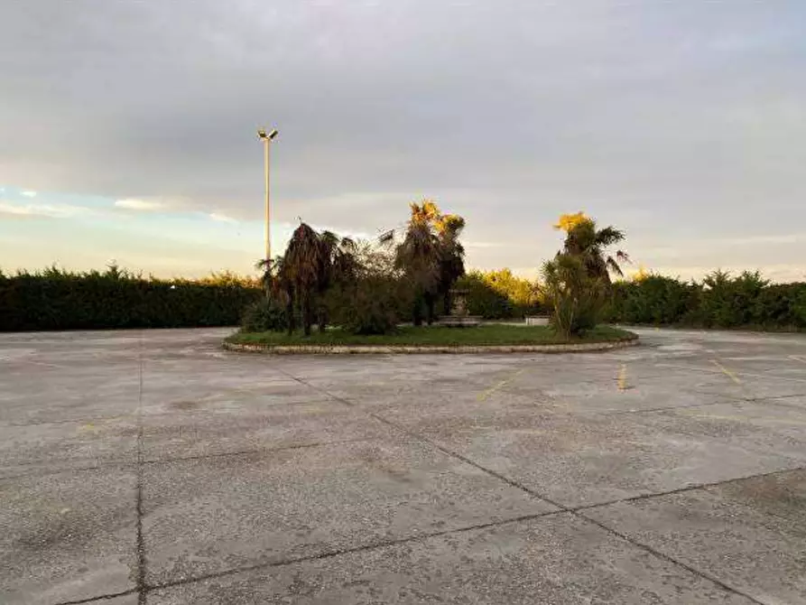 Immagine 7 di Negozio in vendita  in Via Da Rio a Due Carrare