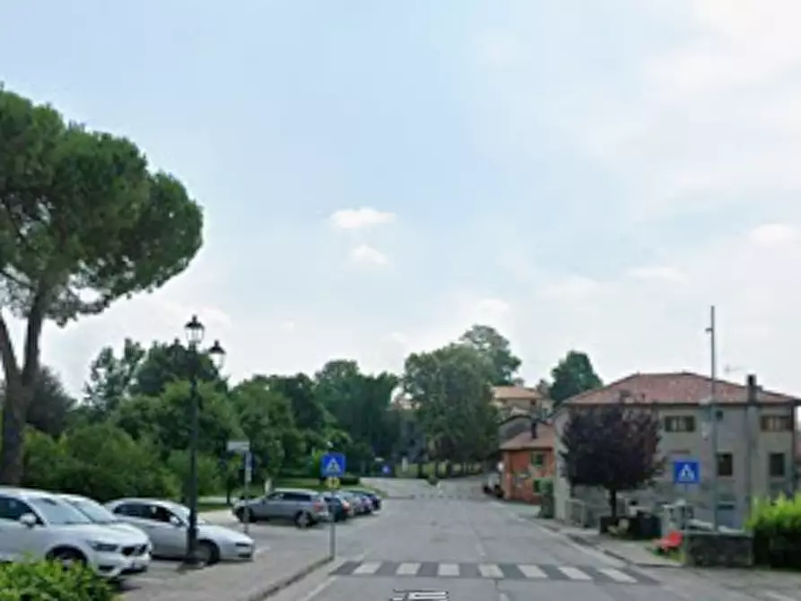 Immagine 10 di Magazzino in vendita  in Viale degli Alpini a Refrontolo