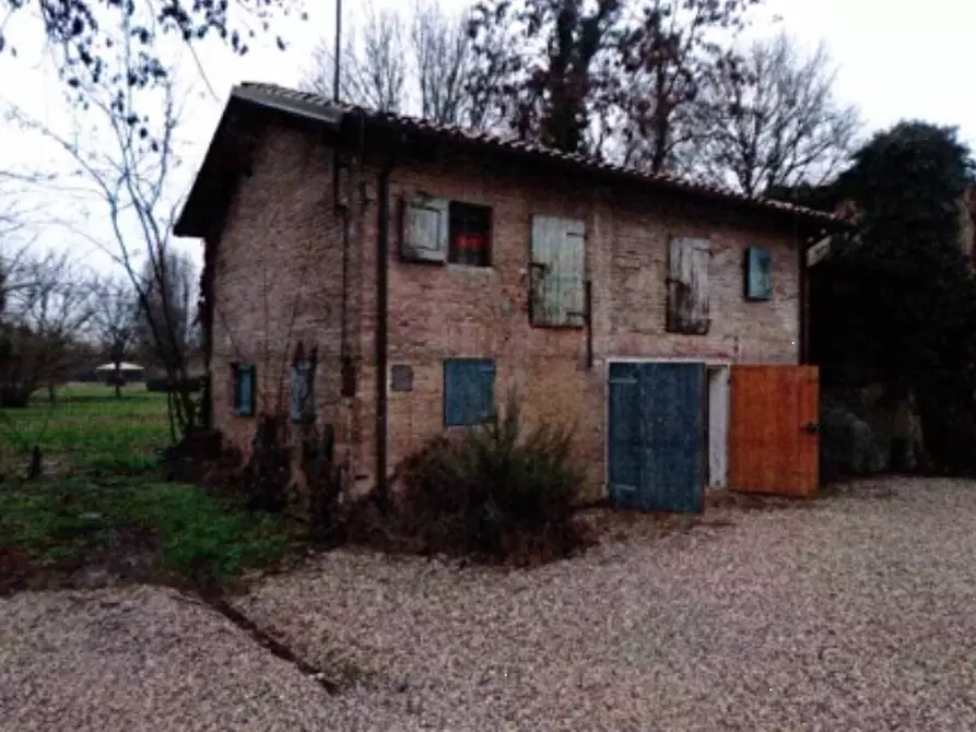 Immagine 2 di Magazzino in vendita  in Via di Villanova a Modena