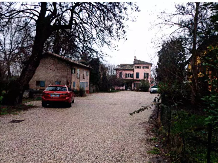 Immagine 3 di Magazzino in vendita  in Via di Villanova a Modena