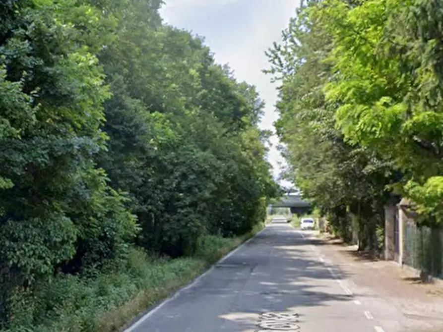 Immagine 9 di Magazzino in vendita  in Via di Villanova a Modena