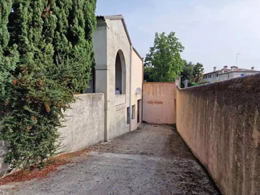 Immagine 21 di Villa in vendita  in Corso Giuseppe Mazzini a Montebelluna