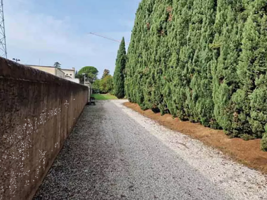 Immagine 22 di Villa in vendita  in Corso Giuseppe Mazzini a Montebelluna
