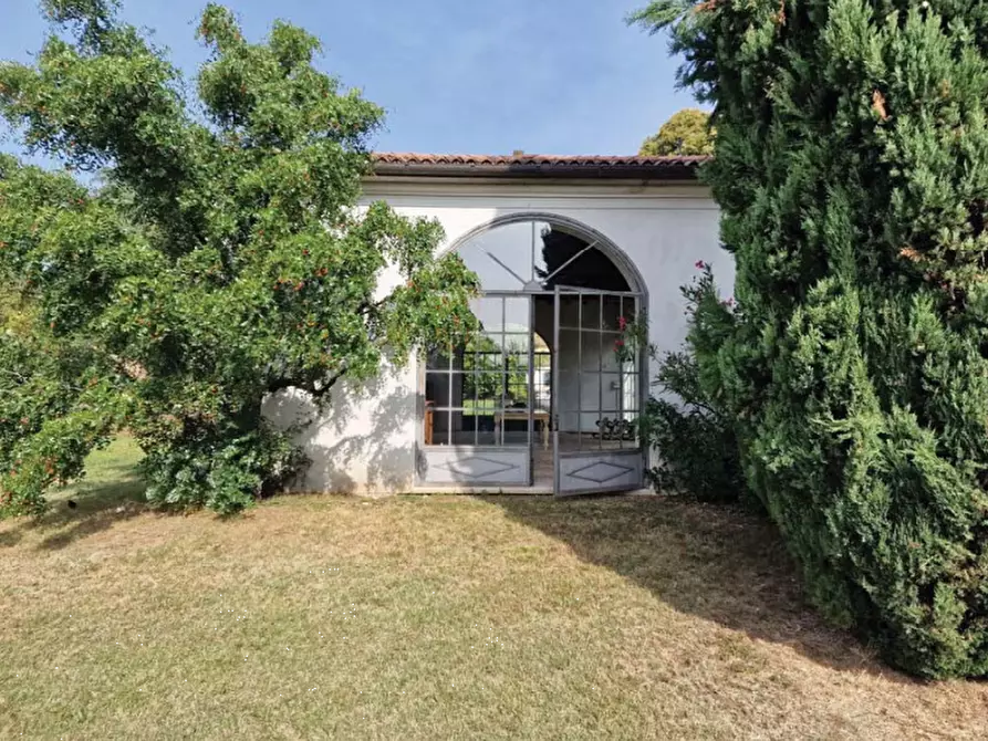 Immagine 25 di Villa in vendita  in Corso Giuseppe Mazzini a Montebelluna