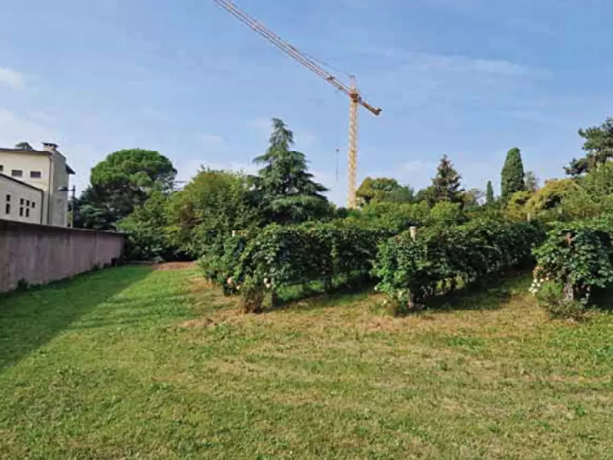 Immagine 30 di Villa in vendita  in Corso Giuseppe Mazzini a Montebelluna