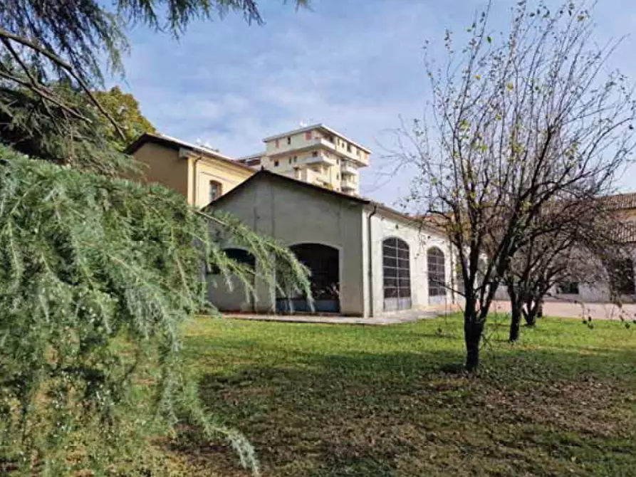 Immagine 35 di Villa in vendita  in Corso Giuseppe Mazzini a Montebelluna