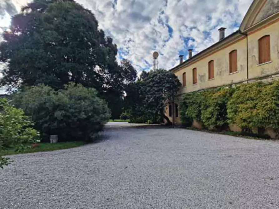 Immagine 37 di Villa in vendita  in Corso Giuseppe Mazzini a Montebelluna