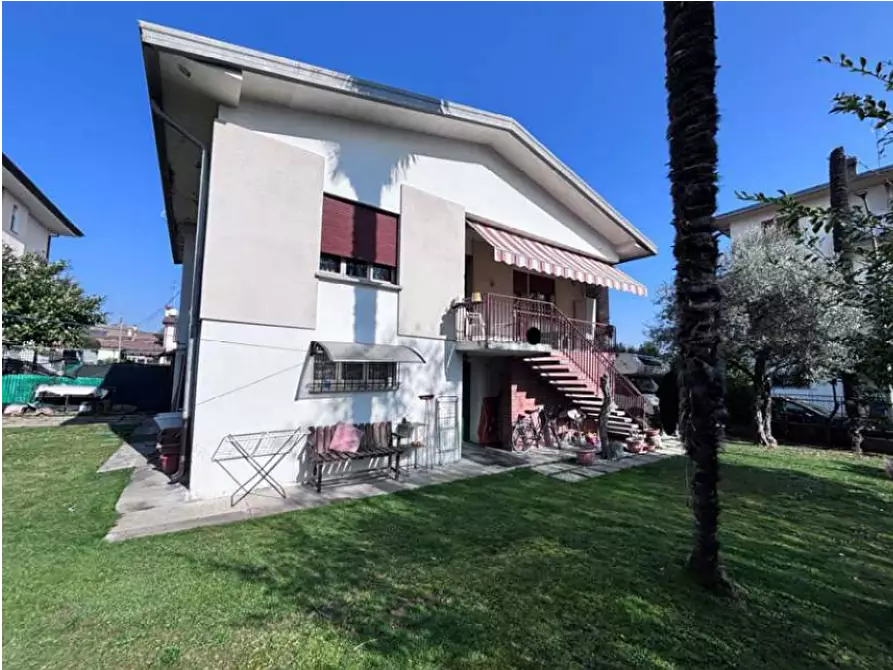 Immagine 2 di Casa indipendente in vendita  in via San Pio X a Susegana