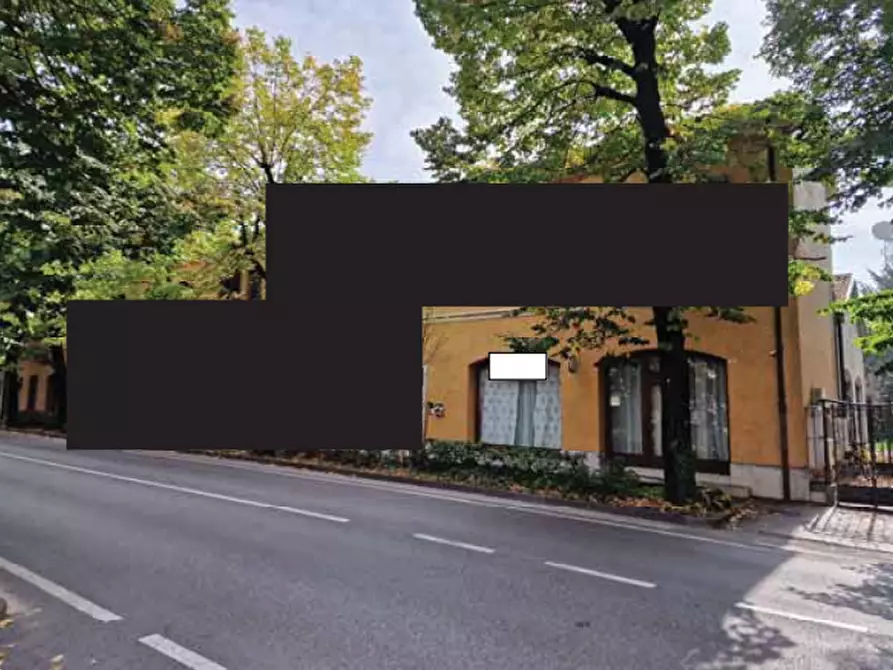 Immagine 2 di Negozio in vendita  in Corso Giuseppe Mazzini a Montebelluna