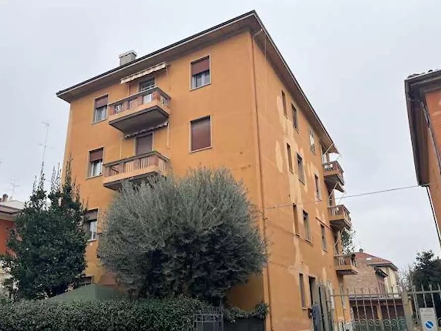 Immagine 2 di Appartamento in vendita  in Via Dionisio Calvart a Bologna