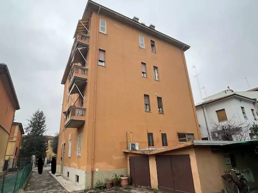 Immagine 3 di Appartamento in vendita  in Via Dionisio Calvart a Bologna