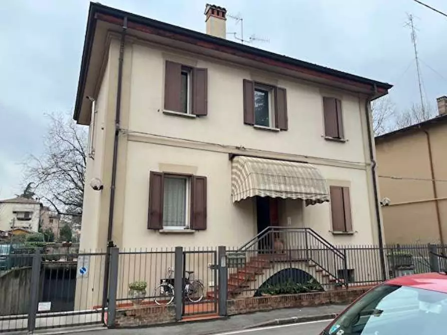 Immagine 2 di Appartamento in vendita  in Via Andrea da Faenza a Bologna