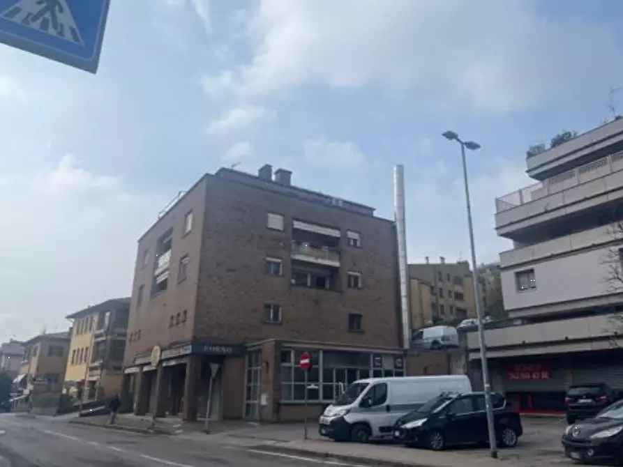 Immagine 2 di Magazzino in vendita  in Via Lavino a Monte San Pietro