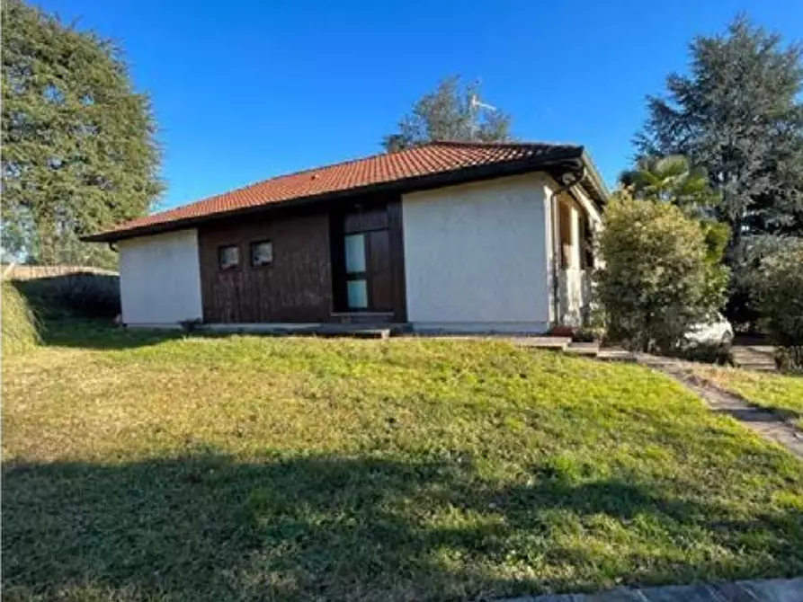 Immagine 2 di Villa in vendita  in Via Leonardo da Vinci a Costa Masnaga