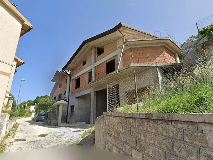 Immagine 3 di Stabile in vendita  in Via Fiume a Castelpetroso