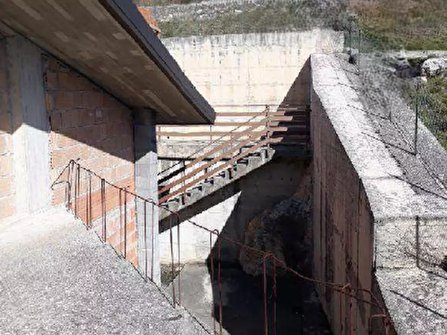 Immagine 11 di Stabile in vendita  in Via Fiume a Castelpetroso