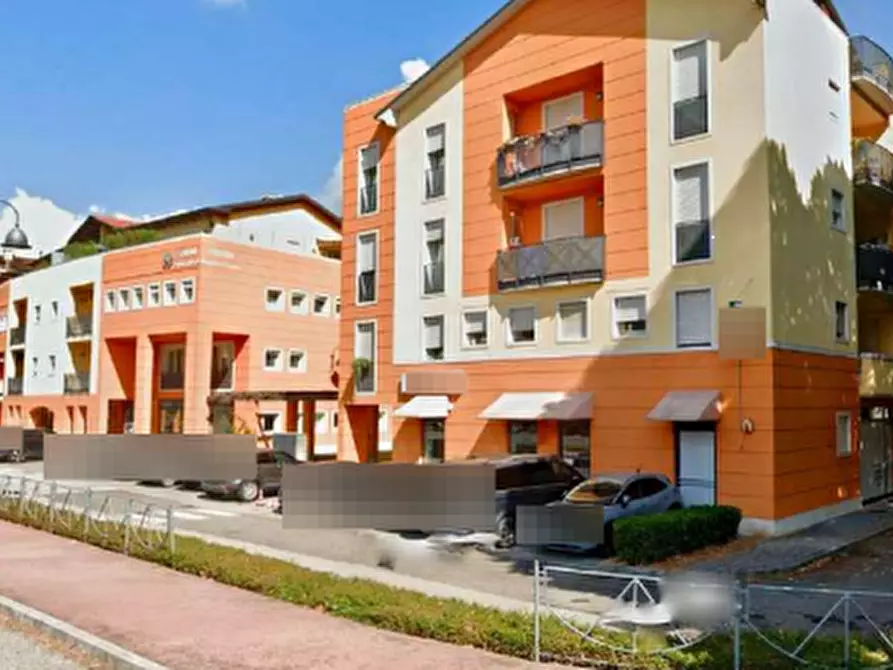 Immagine 2 di Negozio in vendita  in Piazzale Mario Rumor a Chiampo