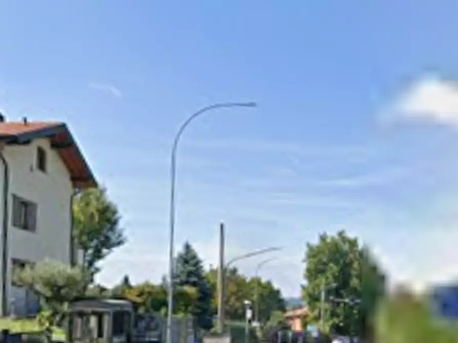 Immagine 3 di Garage in vendita  in Via Alessandro Manzoni a Merone